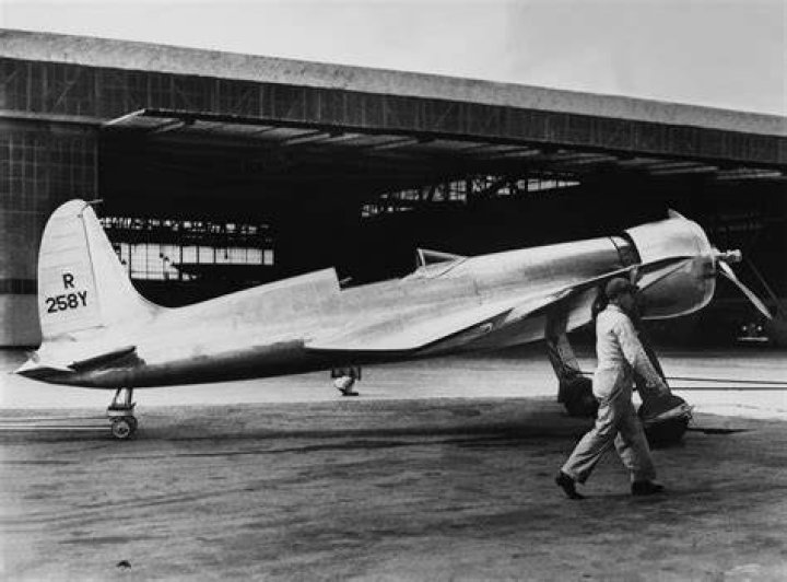 howard hughes plane