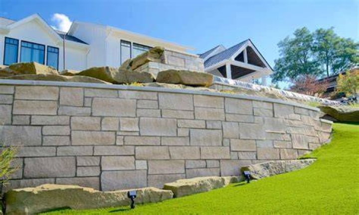 limestone retaining wall